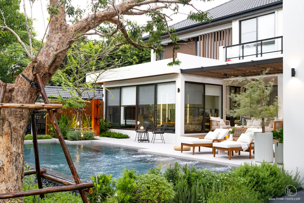 จัดสวนและสระว่ายน้ำครบวงจร มุมนักพักสวนในสวนหน้าบ้าน ออกแบบสวนหน้าบ้าน สระว่ายน้ำในสวน ทรีรูท บริษัทจัดสวนครบวงจร